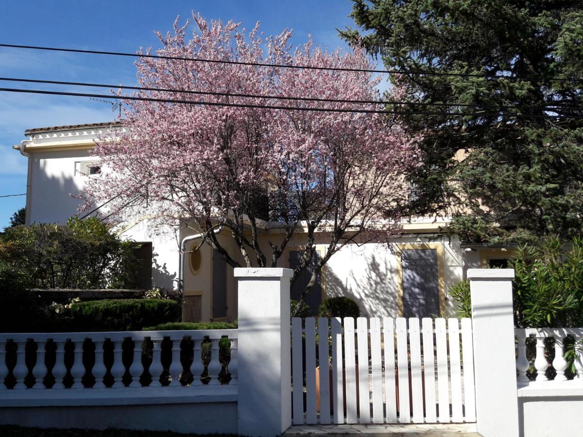 Gréoux-les-Bains Residence Les Ecureuils מראה חיצוני תמונה